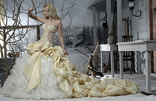 Orifashion HandmadeDramatic Sexy Bridal Gown with Swarovski Crys - Click Image to Close